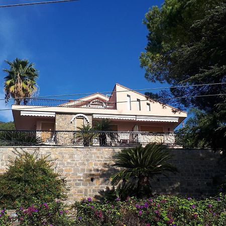 Rifugio Societa Semplice Lägenhet Ospedaletti Exteriör bild