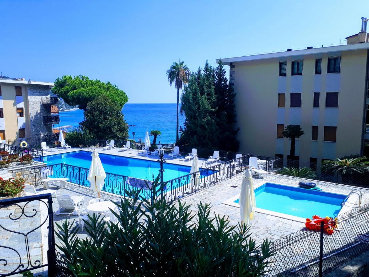 Rifugio Societa Semplice Lägenhet Ospedaletti Exteriör bild